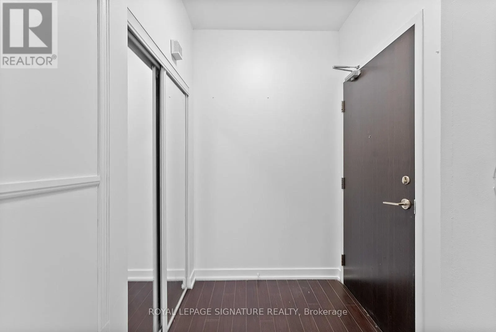 725 - 38 DAN LECKIE WAY