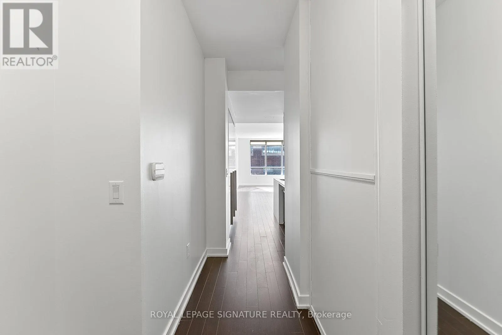 725 - 38 DAN LECKIE WAY