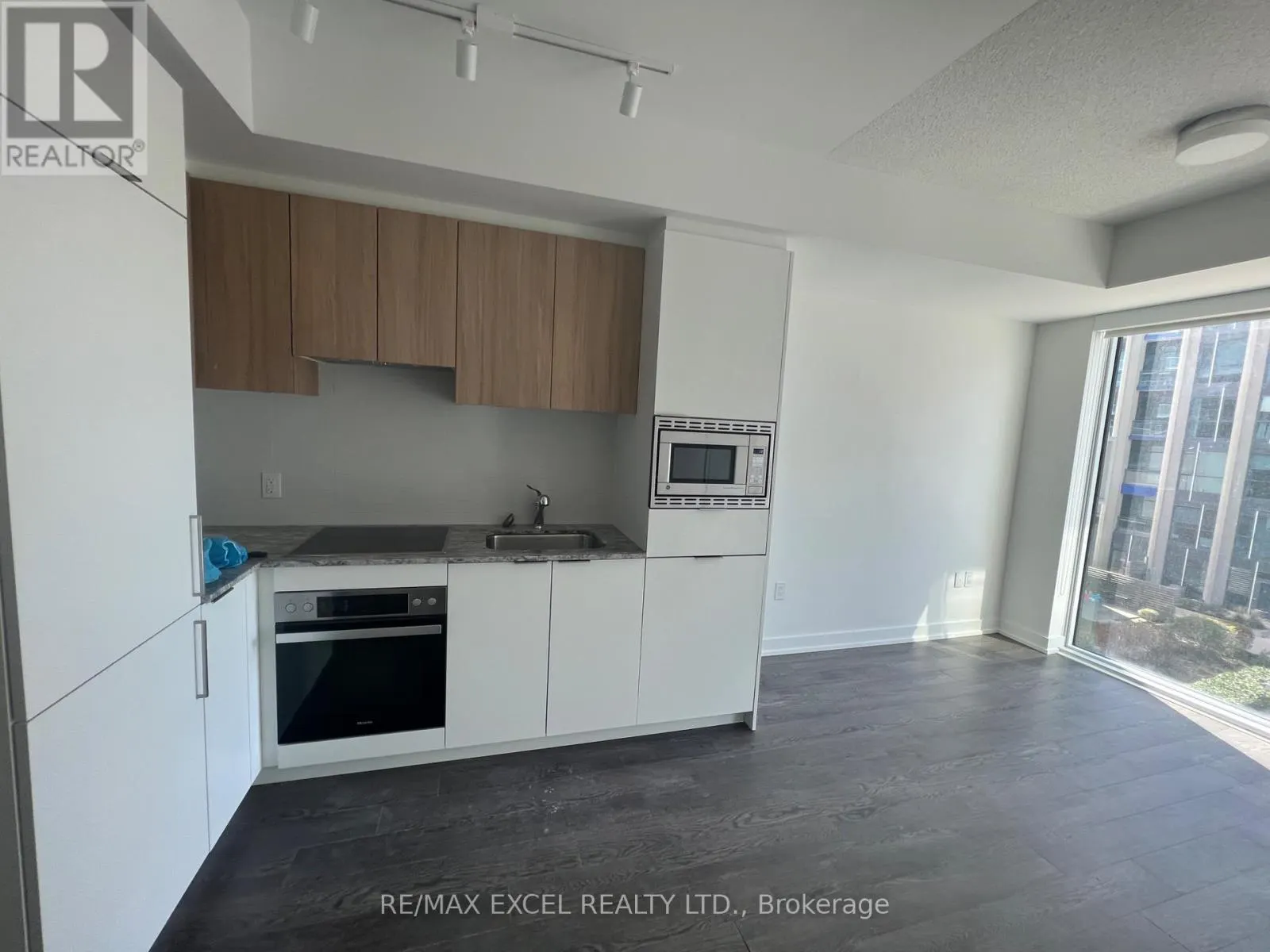 319 - 50 O'NEIL ROAD
