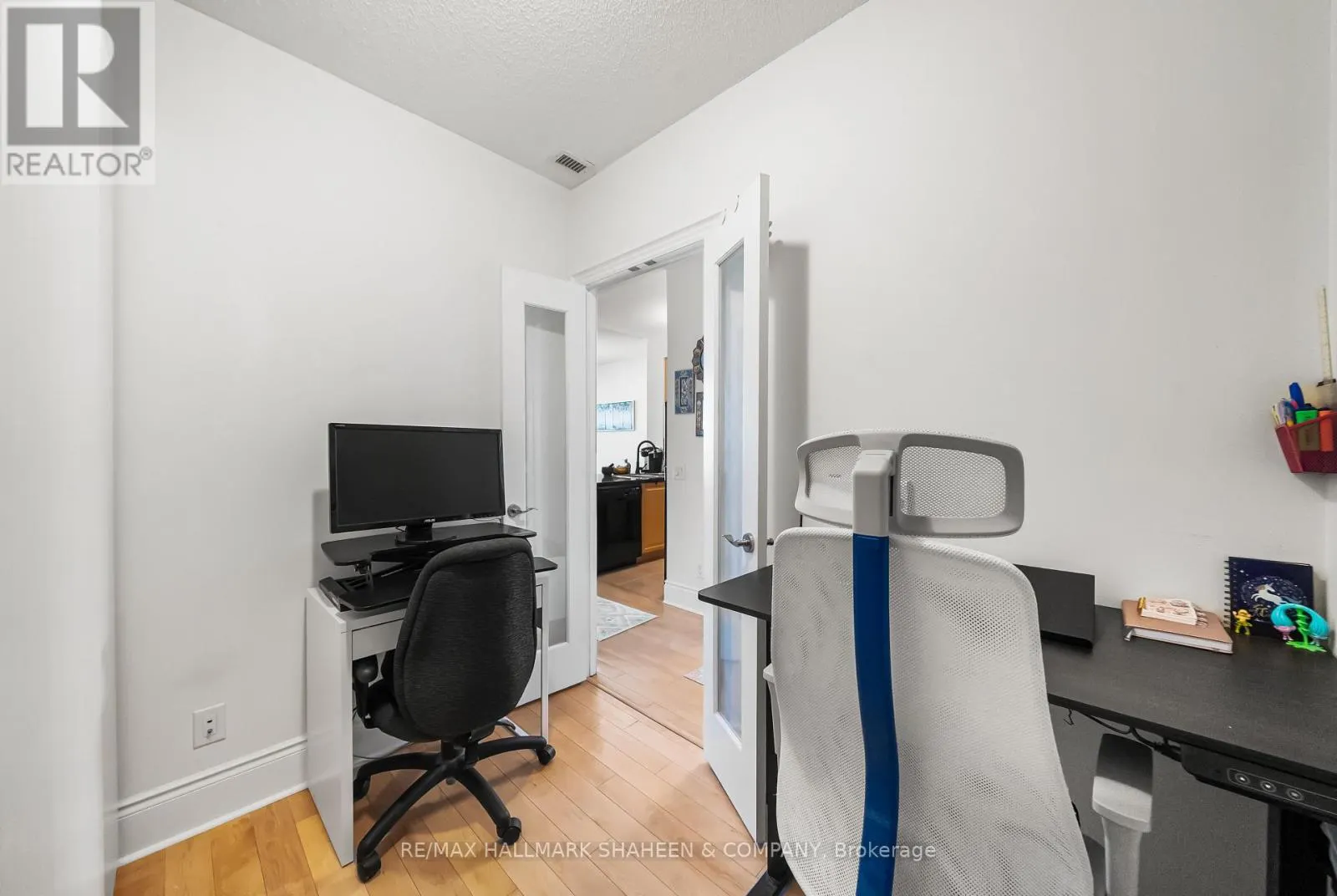 PH17 - 25 GREENVIEW AVENUE