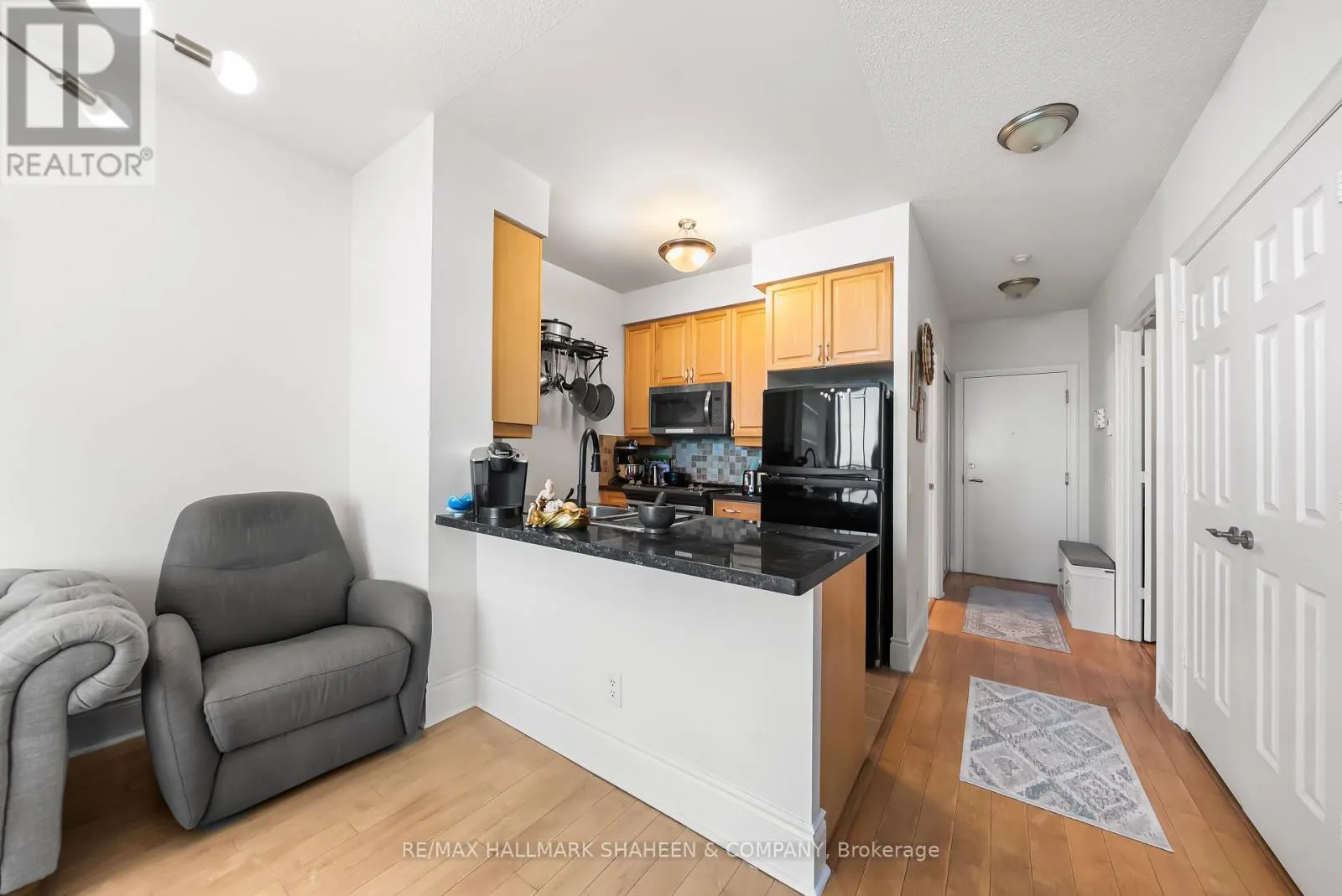 PH17 - 25 GREENVIEW AVENUE