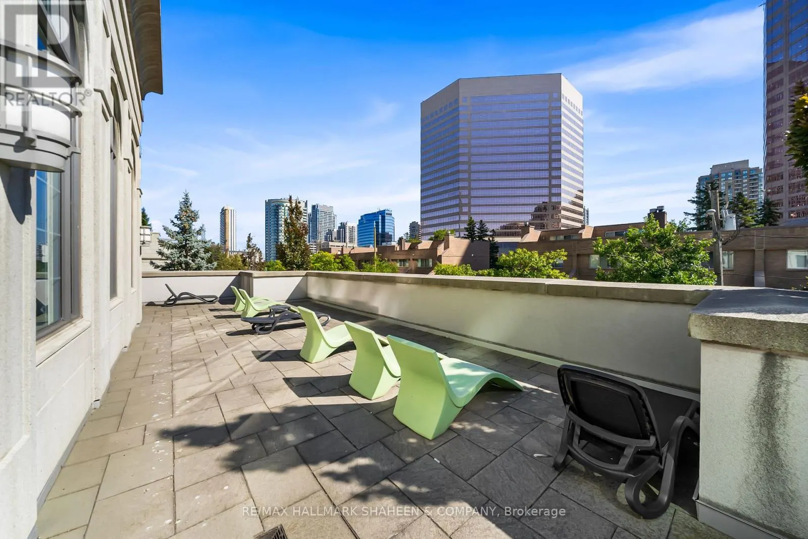 PH17 - 25 GREENVIEW AVENUE