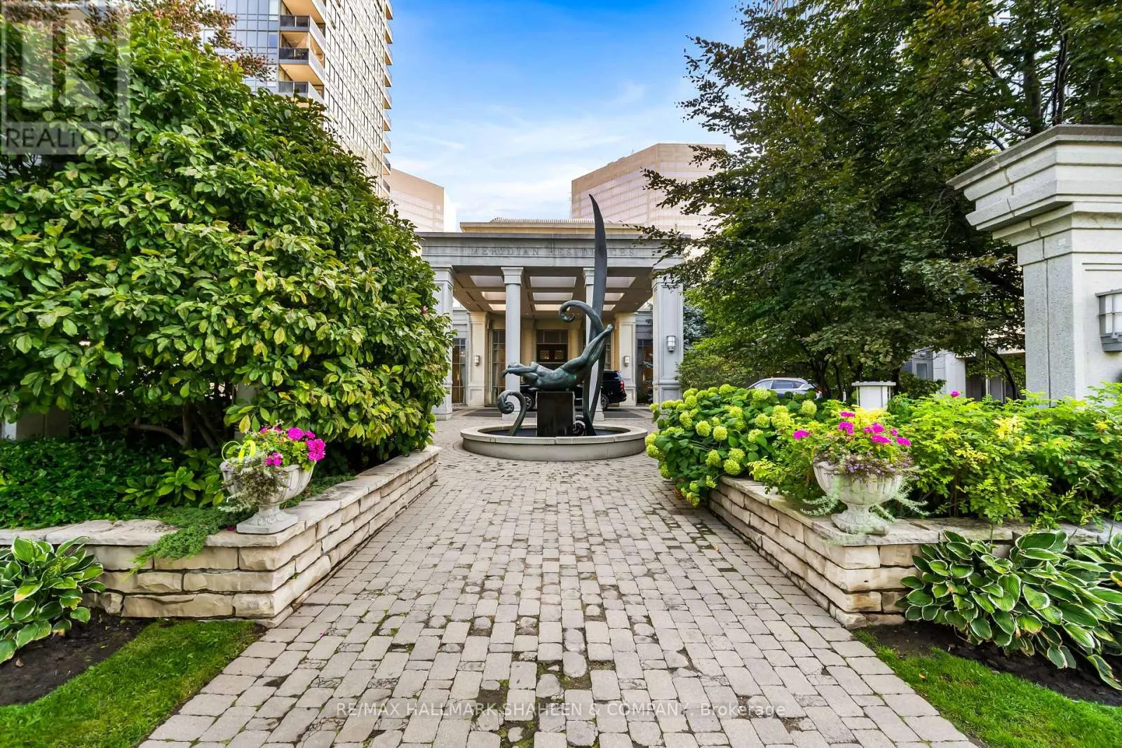 PH17 - 25 GREENVIEW AVENUE