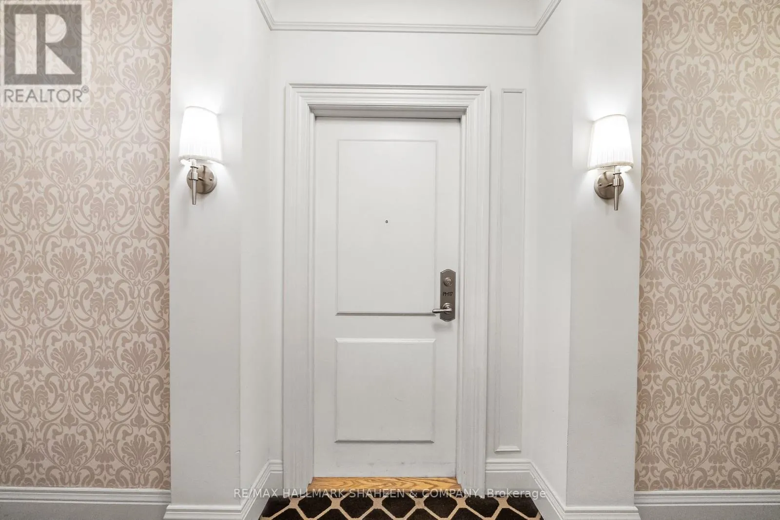 PH17 - 25 GREENVIEW AVENUE