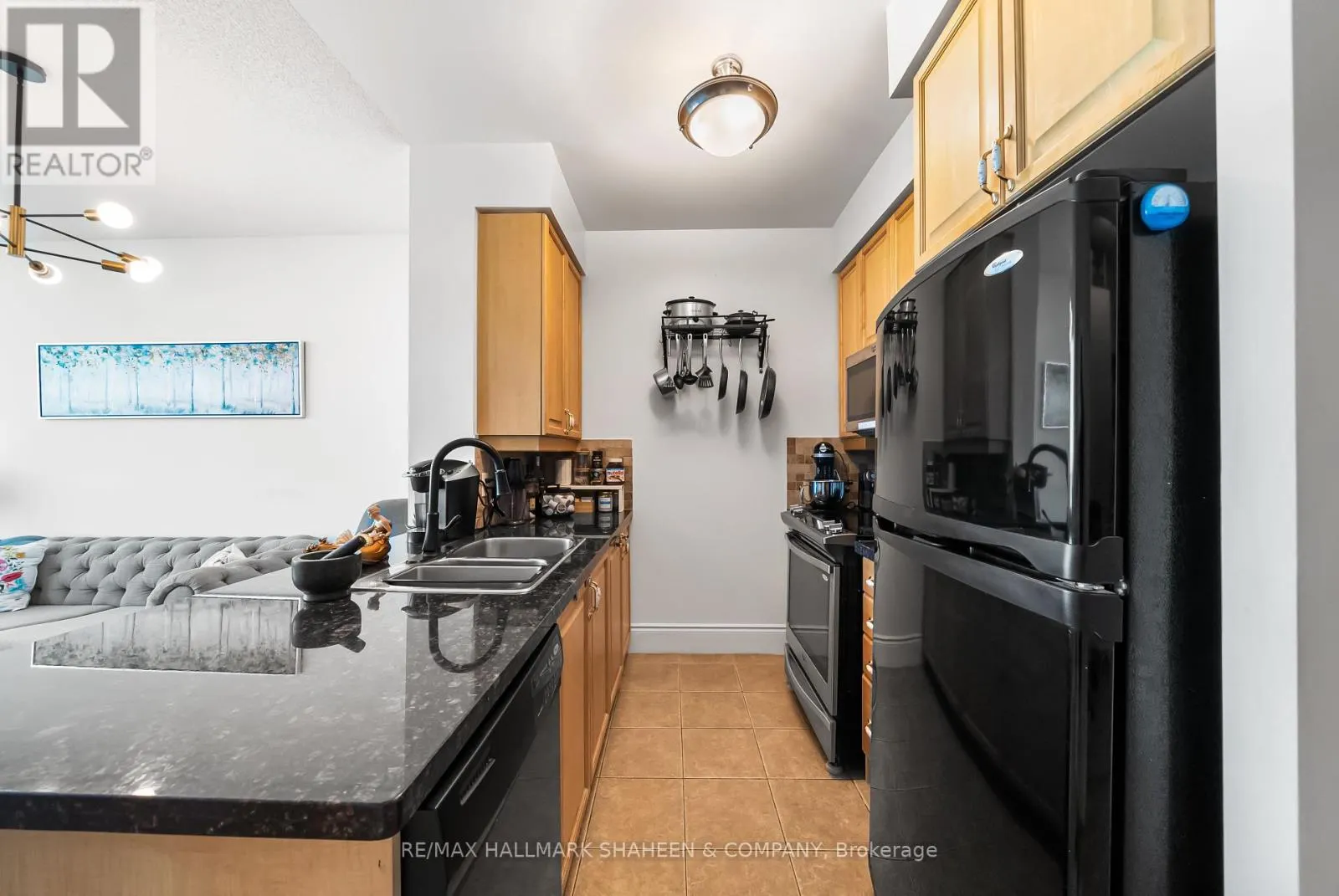 PH17 - 25 GREENVIEW AVENUE