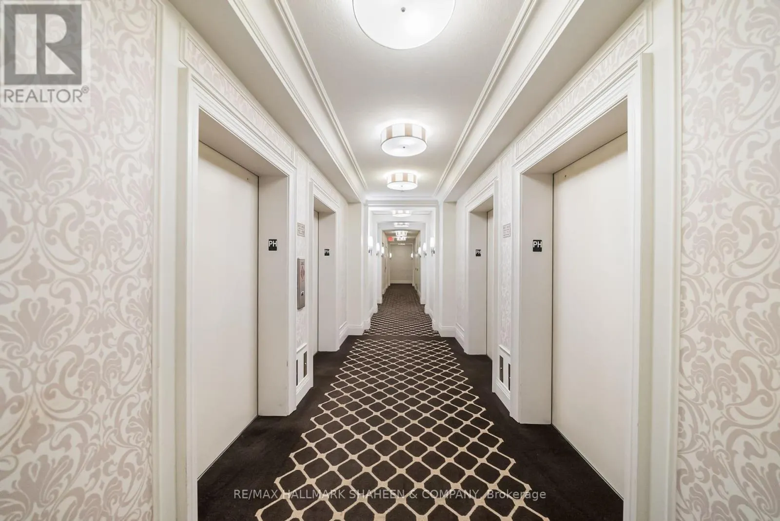 PH17 - 25 GREENVIEW AVENUE