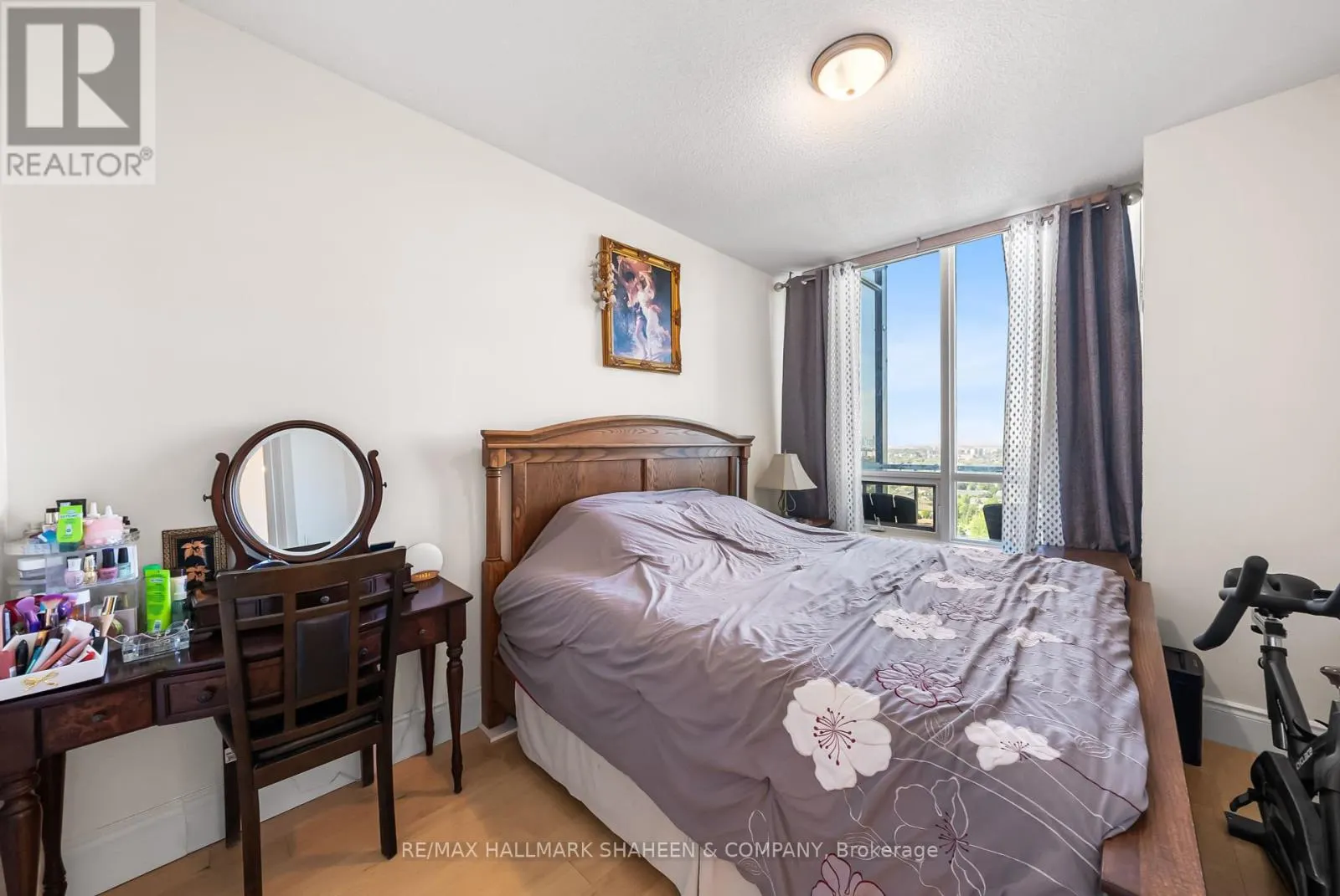 PH17 - 25 GREENVIEW AVENUE