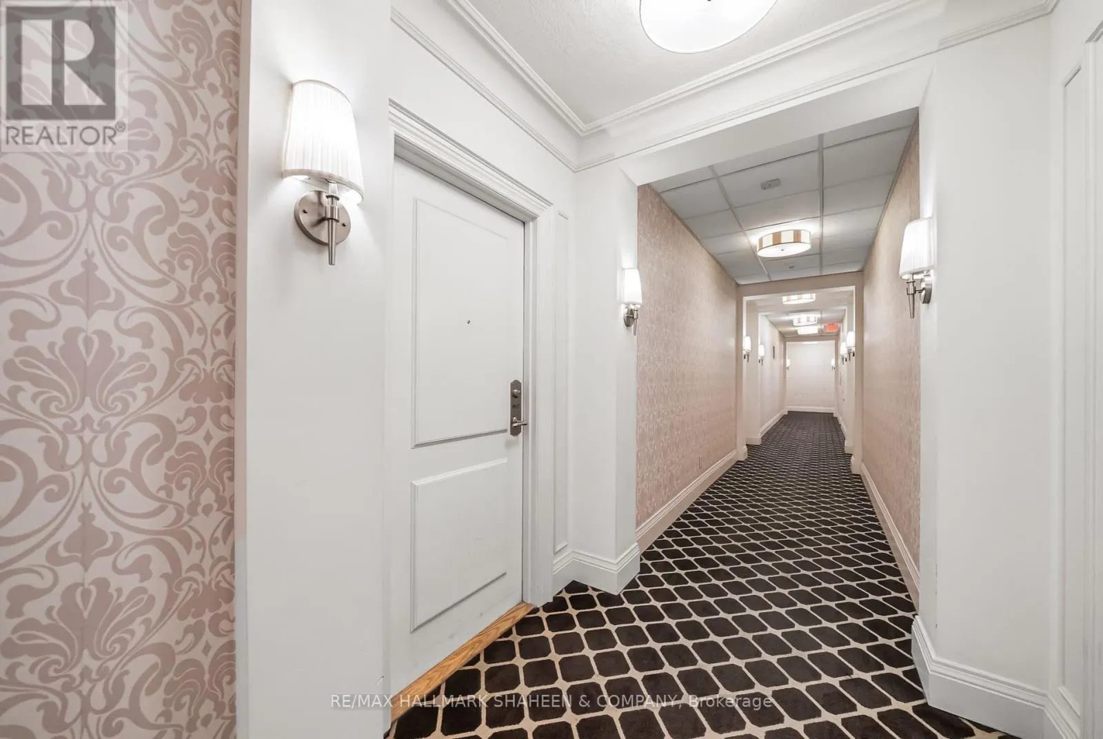 PH17 - 25 GREENVIEW AVENUE