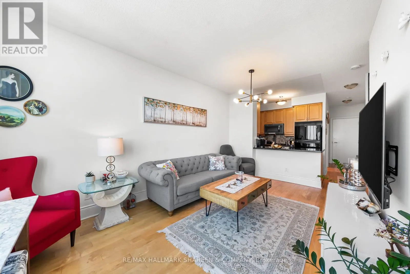 PH17 - 25 GREENVIEW AVENUE