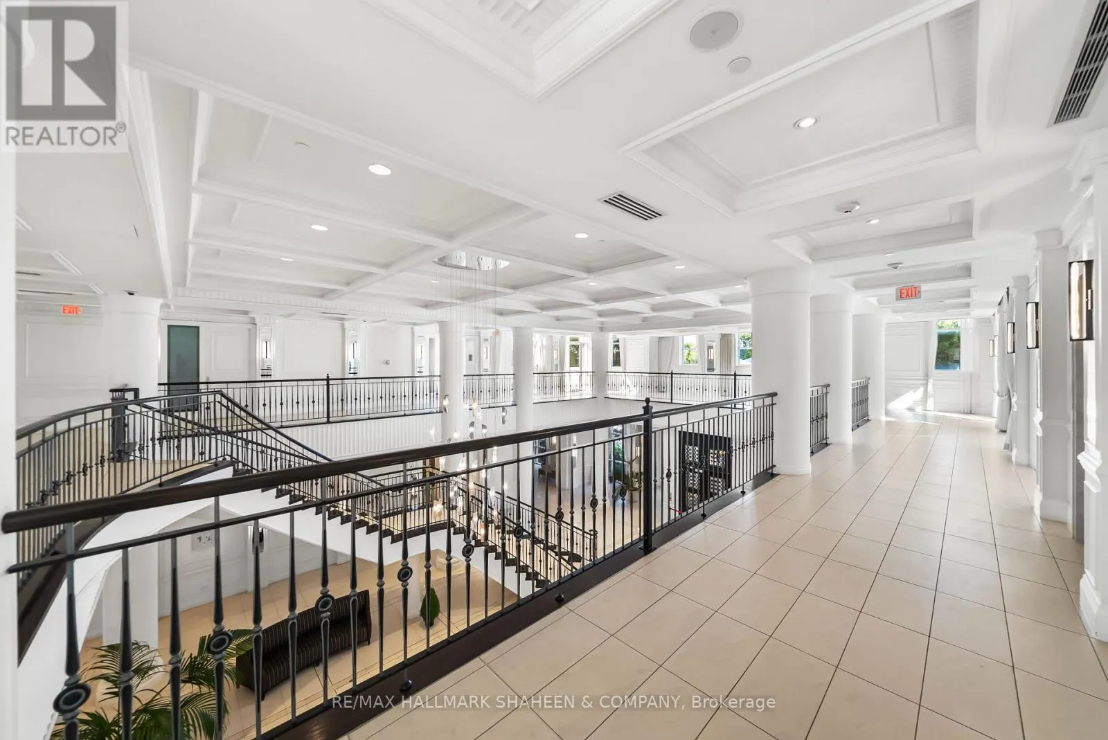 PH17 - 25 GREENVIEW AVENUE
