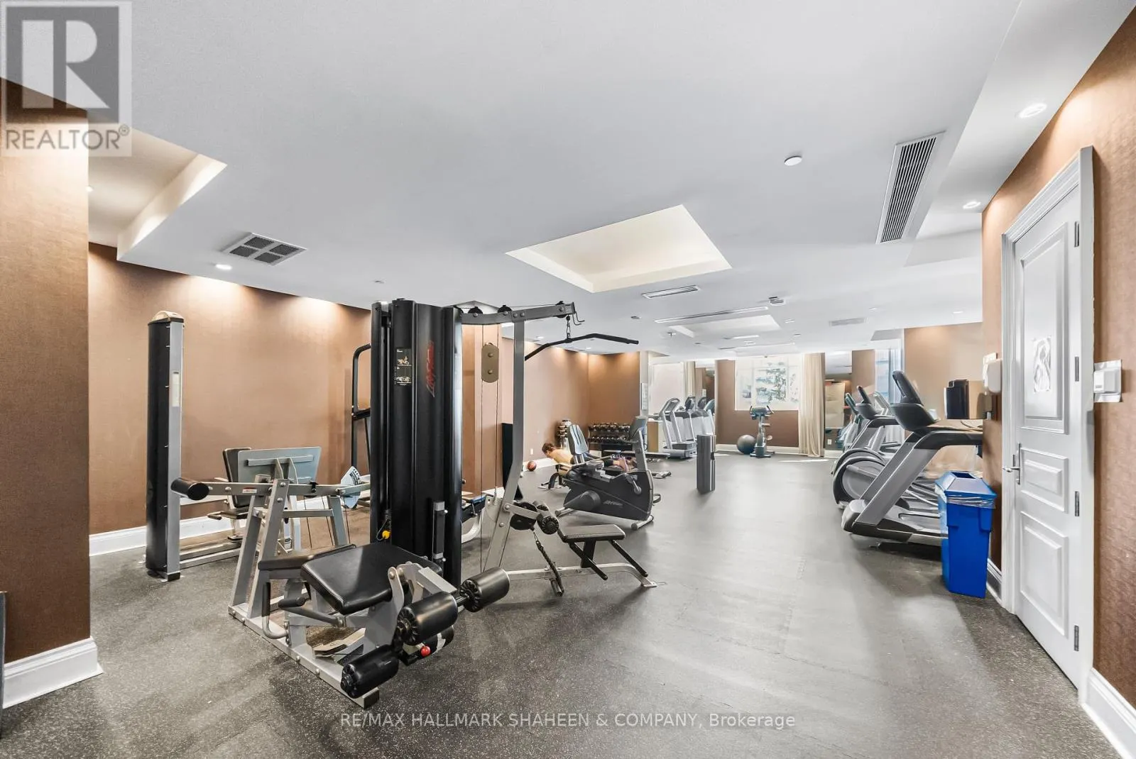 PH17 - 25 GREENVIEW AVENUE