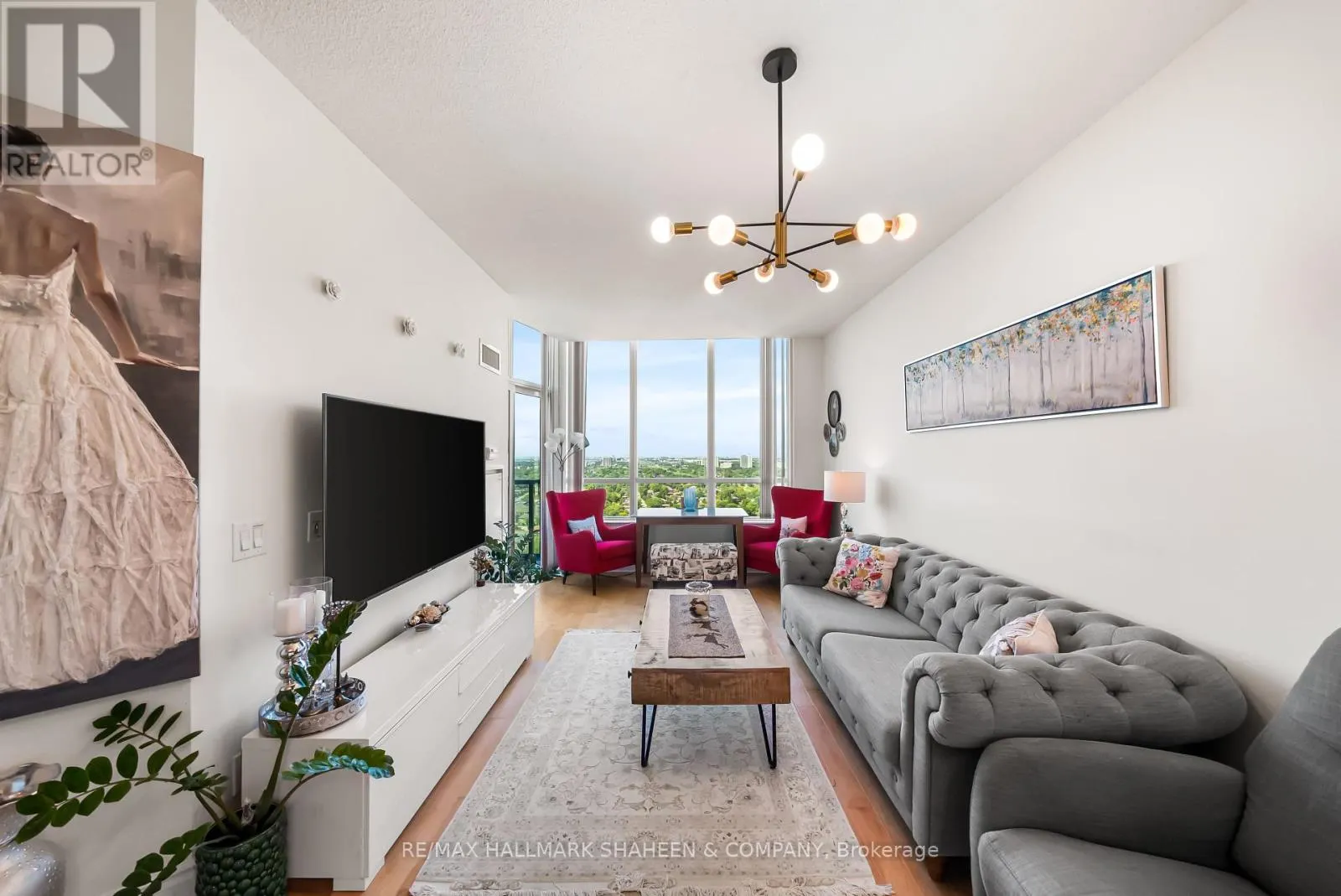 PH17 - 25 GREENVIEW AVENUE