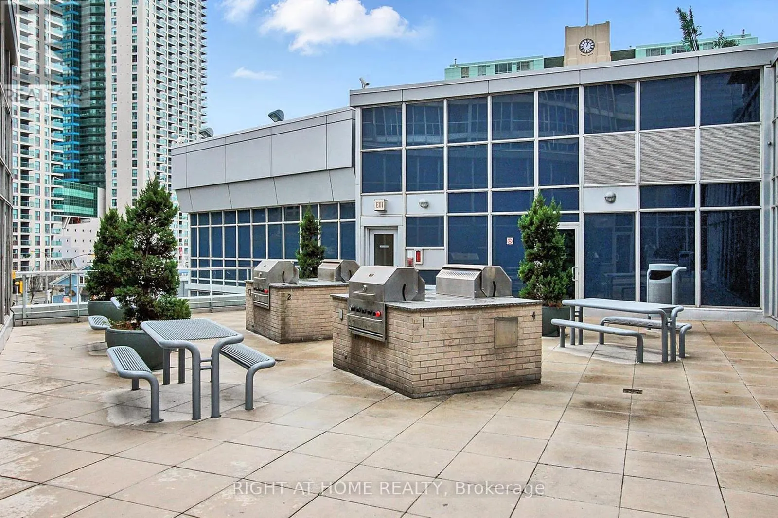 3202 - 8 YORK STREET