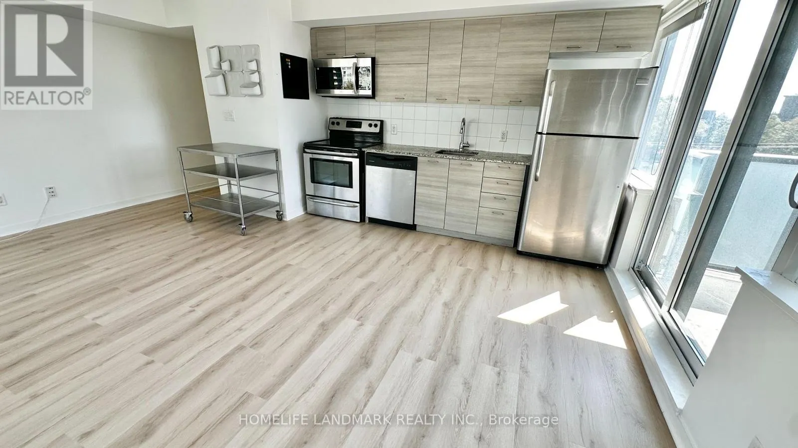 519 - 20 JOE SHUSTER WAY