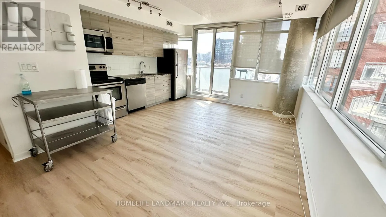 519 - 20 JOE SHUSTER WAY