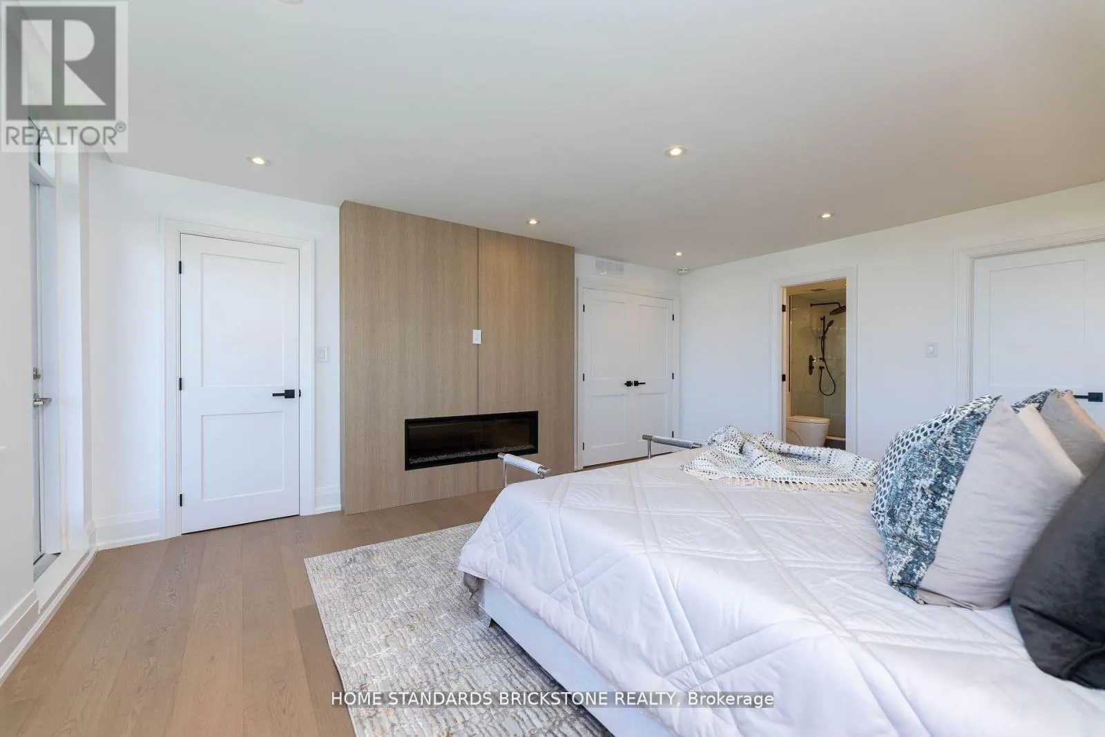 9D - 66 COLLIER STREET