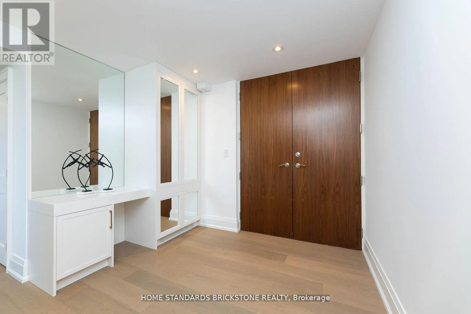 9D - 66 COLLIER STREET