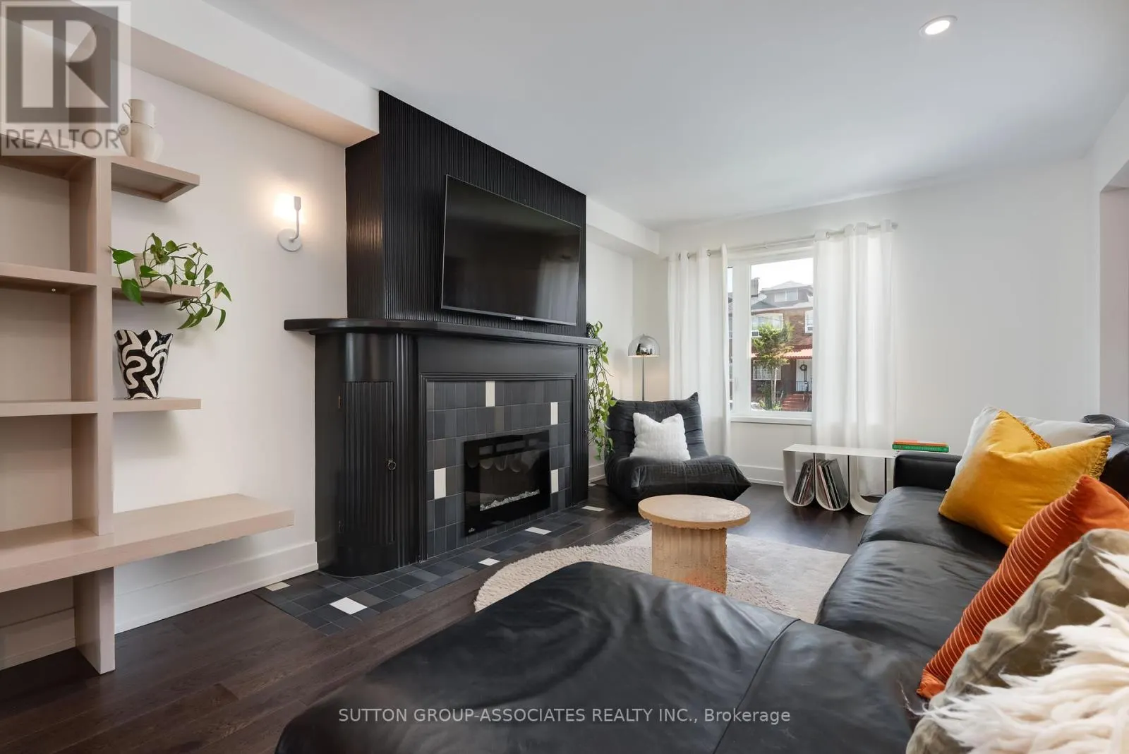 276 OAKWOOD AVENUE