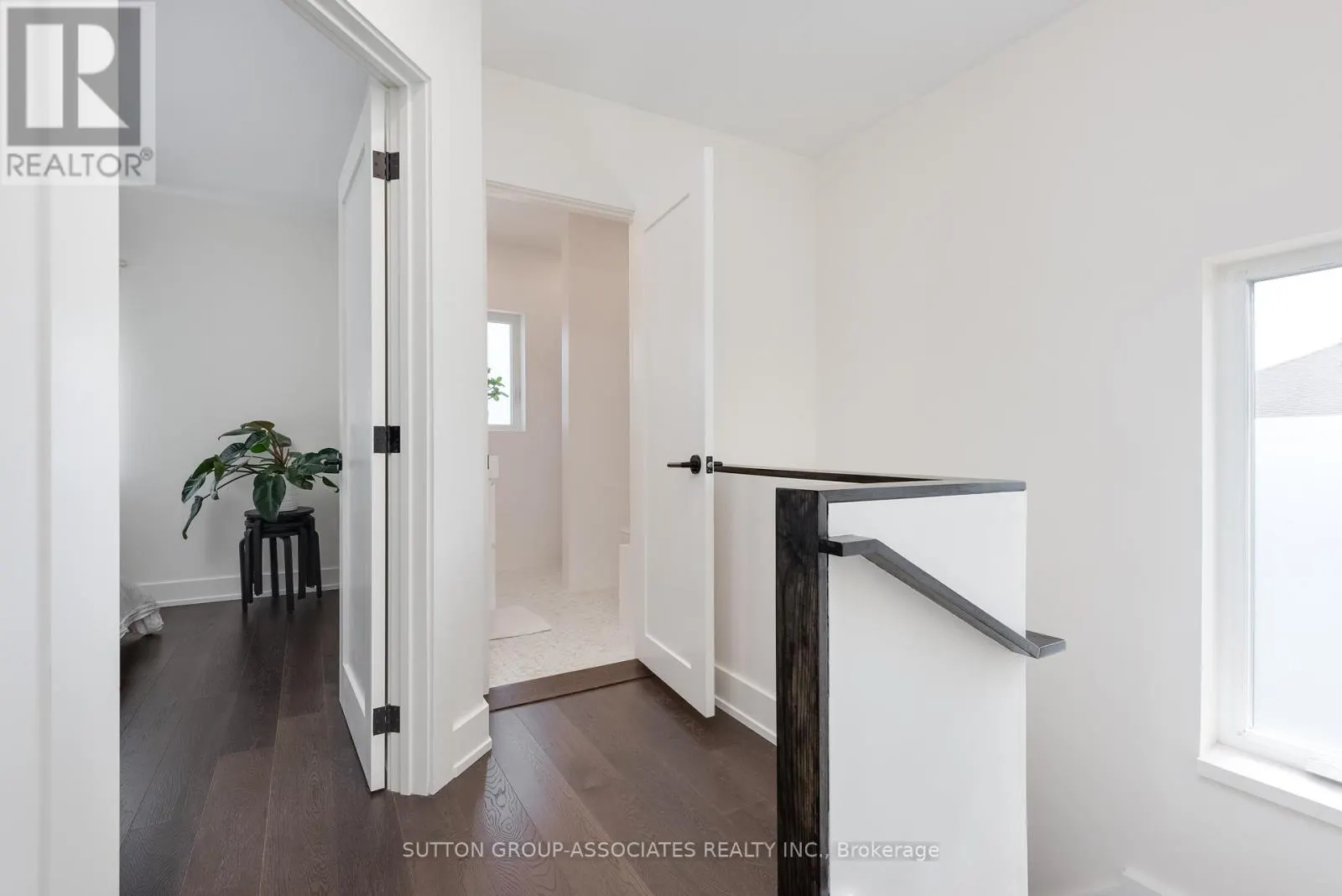 276 OAKWOOD AVENUE