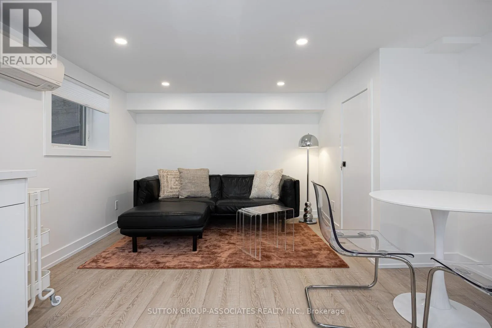 276 OAKWOOD AVENUE