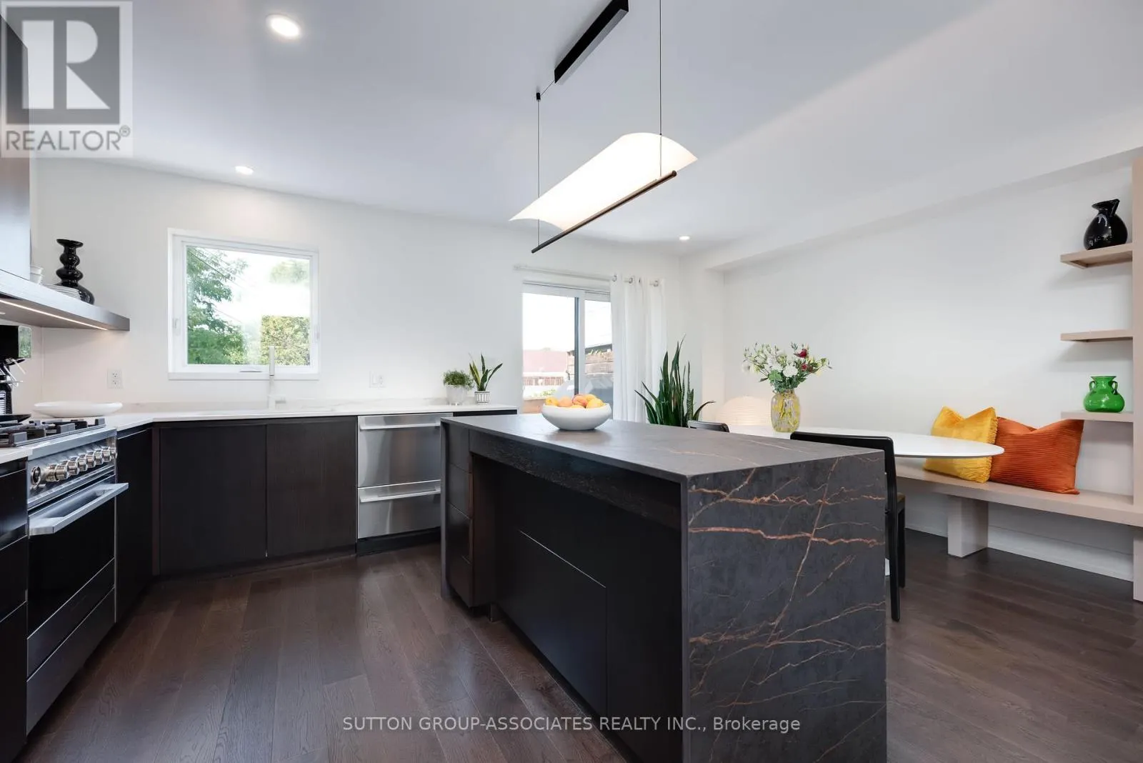 276 OAKWOOD AVENUE