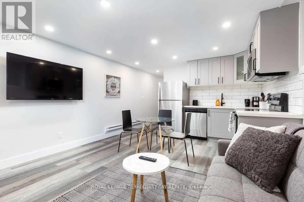 LOWER - 396 LANSDOWNE AVENUE