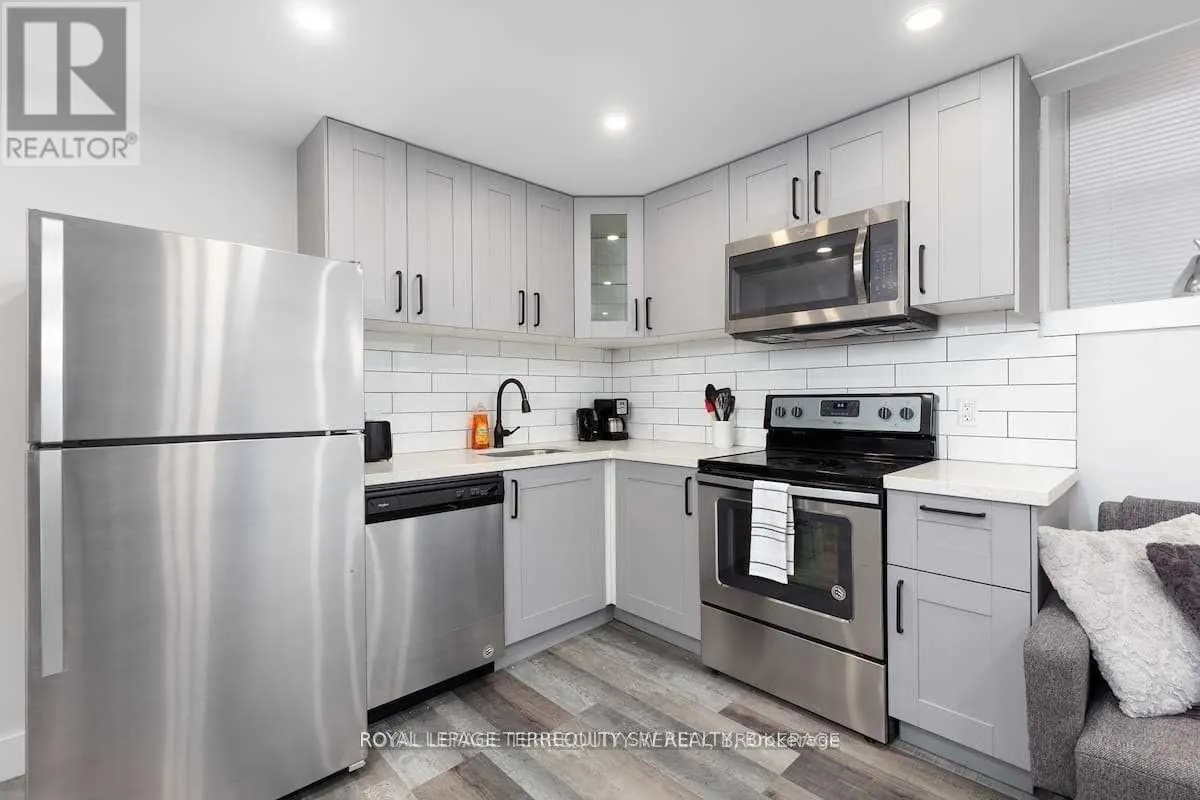 LOWER - 396 LANSDOWNE AVENUE