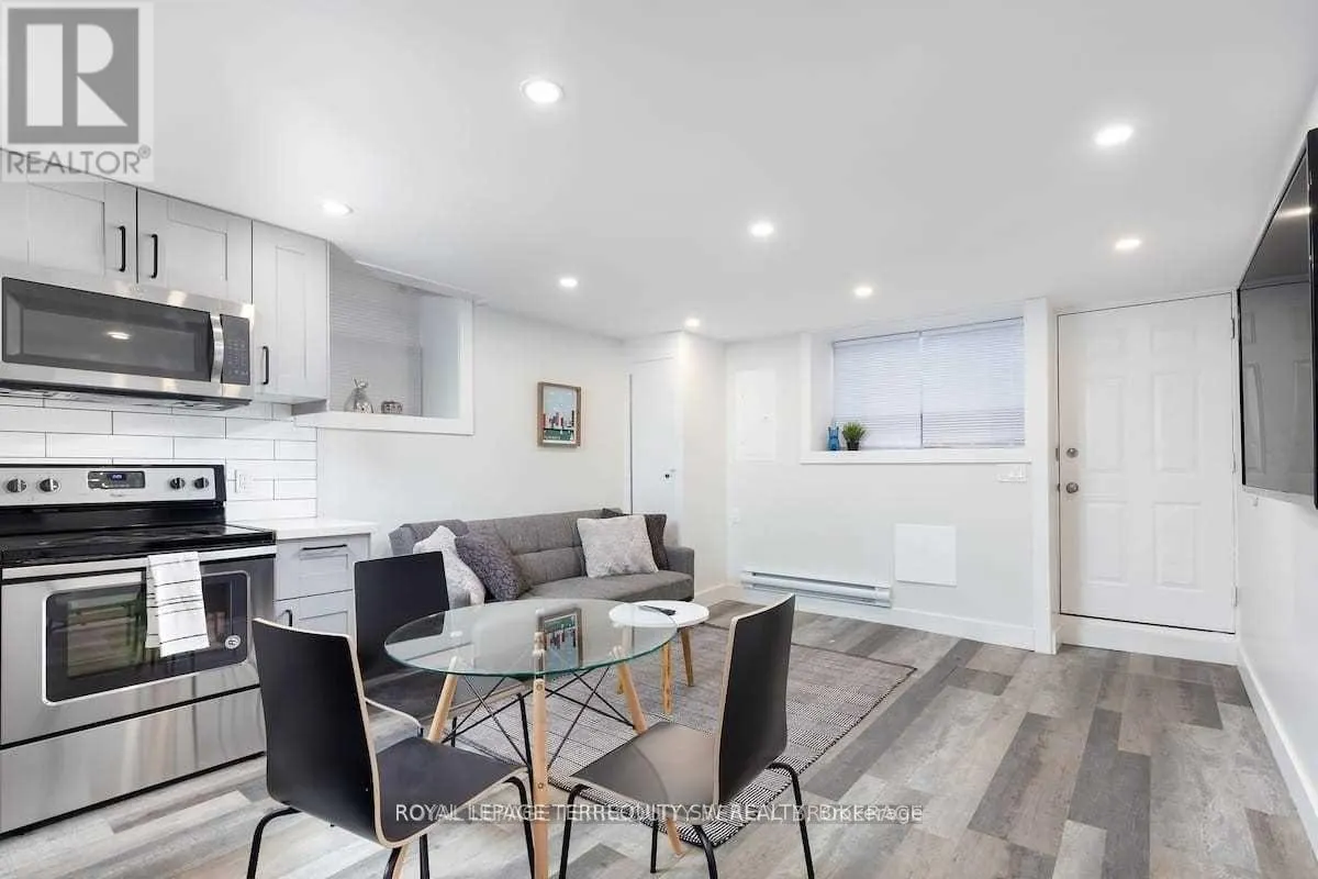 LOWER - 396 LANSDOWNE AVENUE