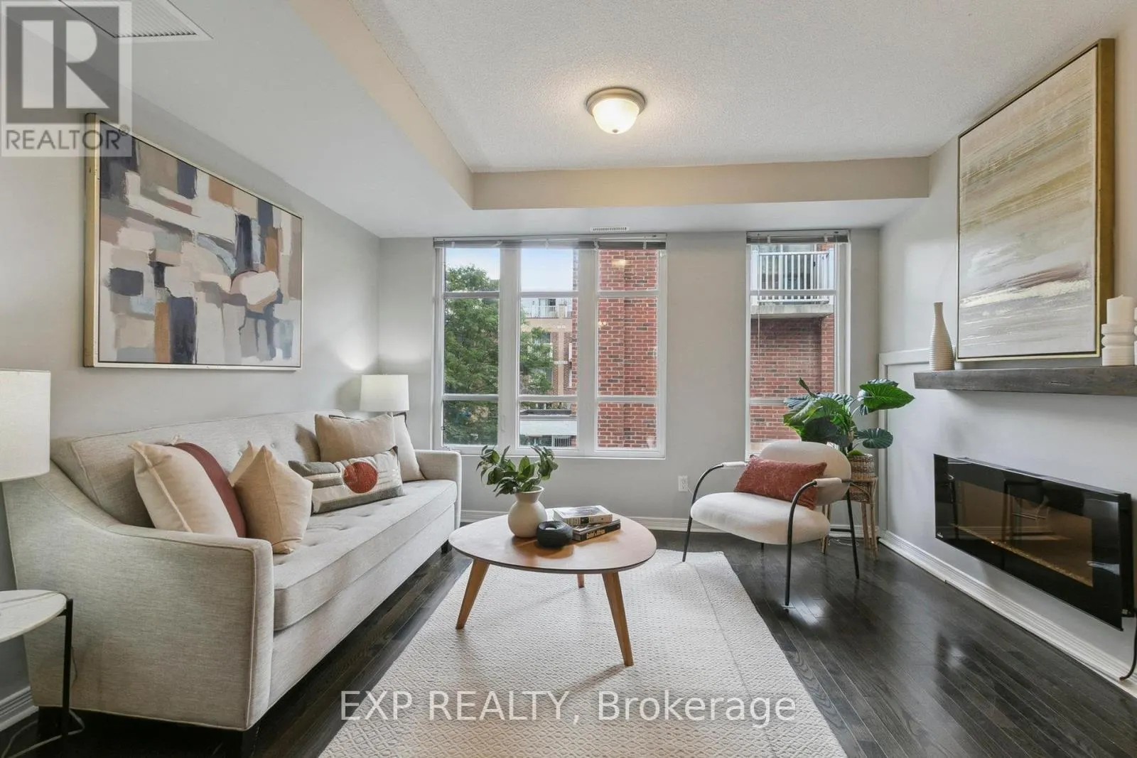 242 - 21 RUTTAN STREET