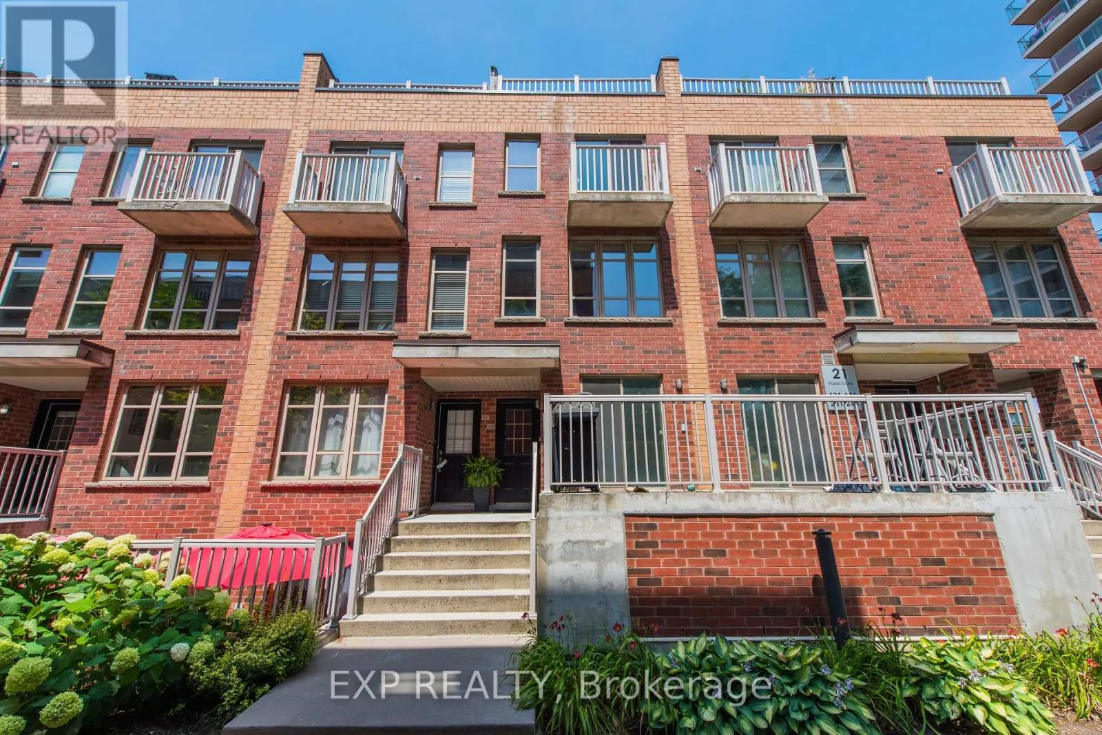 242 - 21 RUTTAN STREET