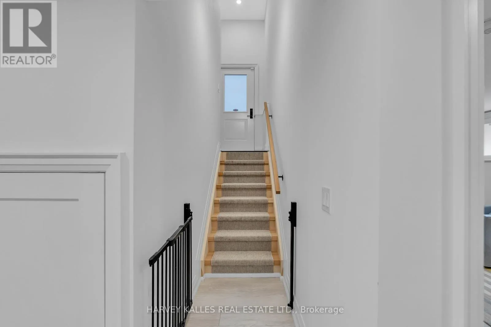 32 ALMONT ROAD