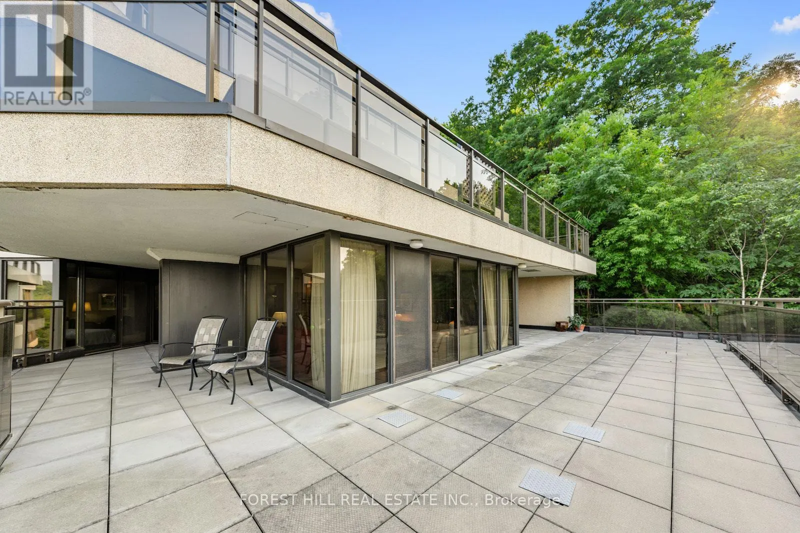 815 - 3900 YONGE STREET