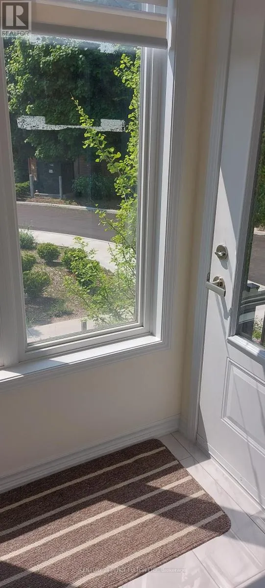 48 - 28 CURLEW DRIVE