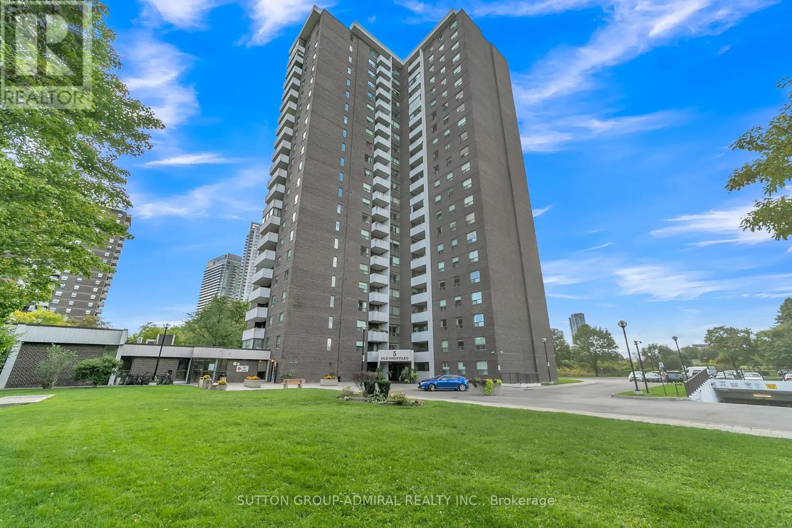808 - 5 OLD SHEPPARD AVENUE