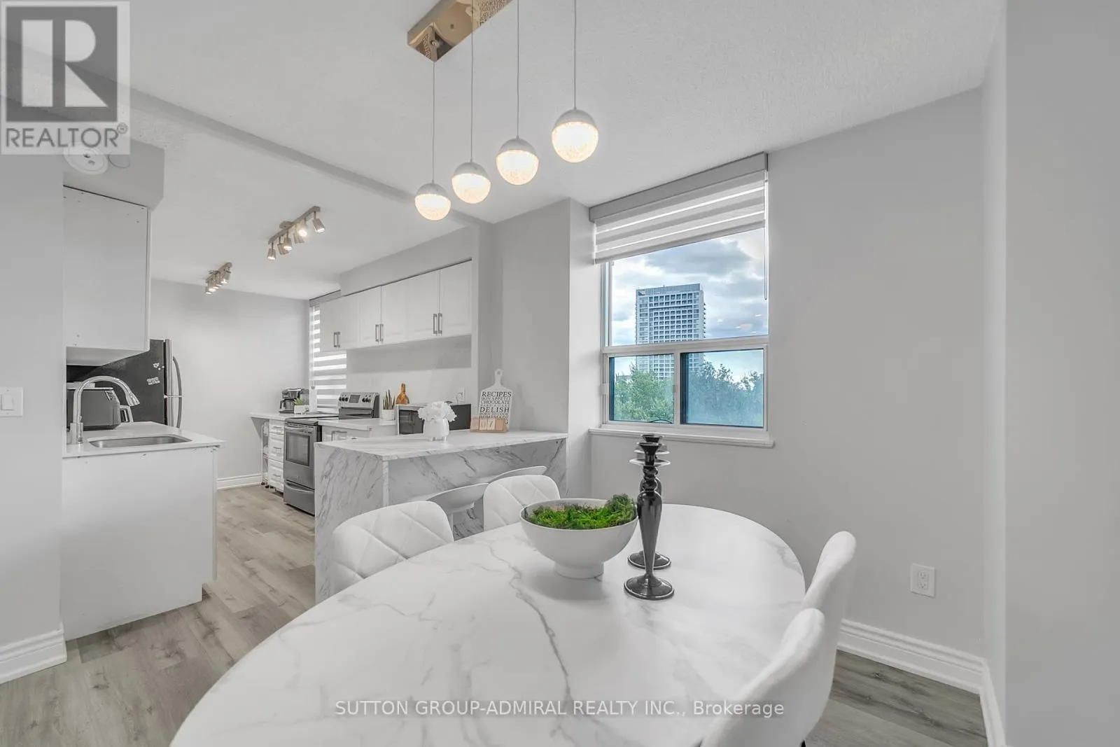 808 - 5 OLD SHEPPARD AVENUE