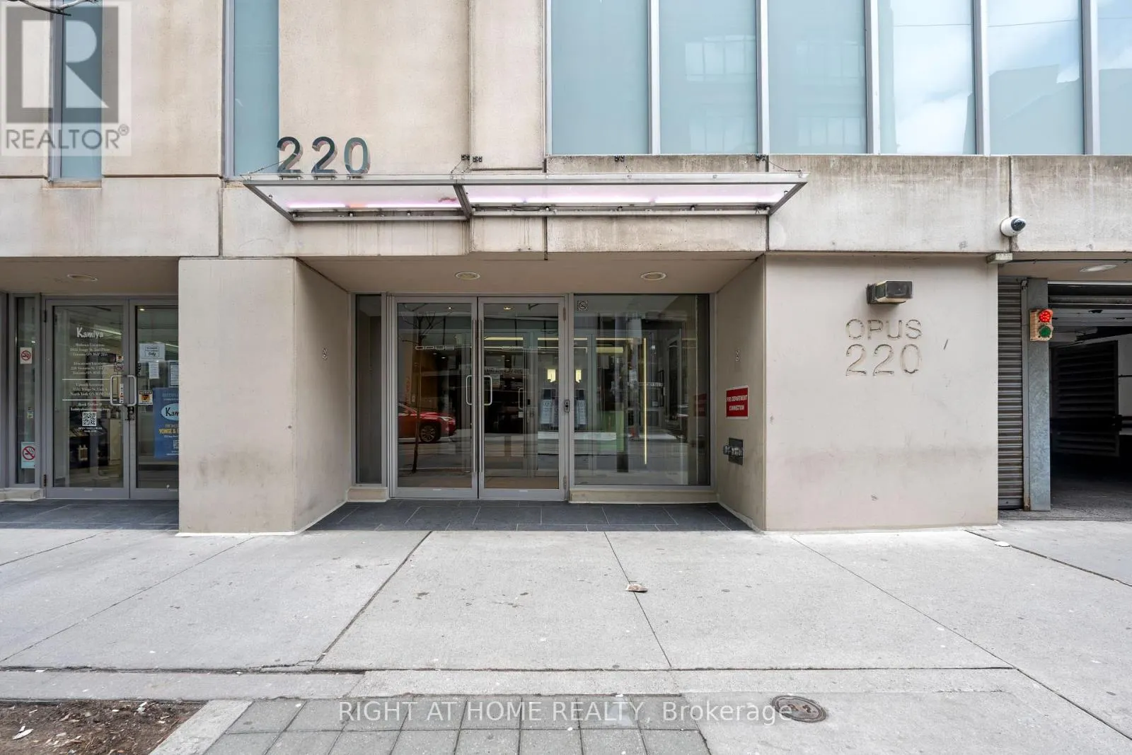 1809 - 220 VICTORIA STREET