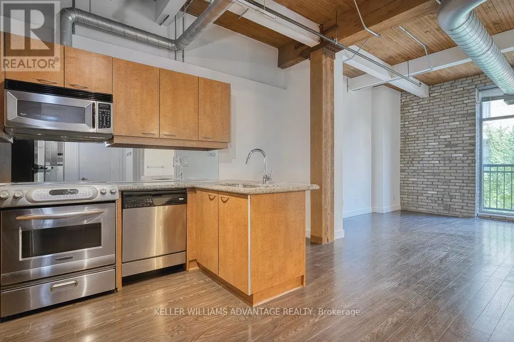 324 - 955 QUEEN STREET W