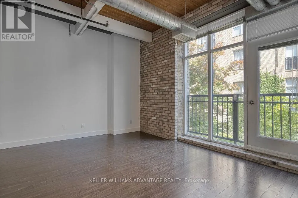 324 - 955 QUEEN STREET W
