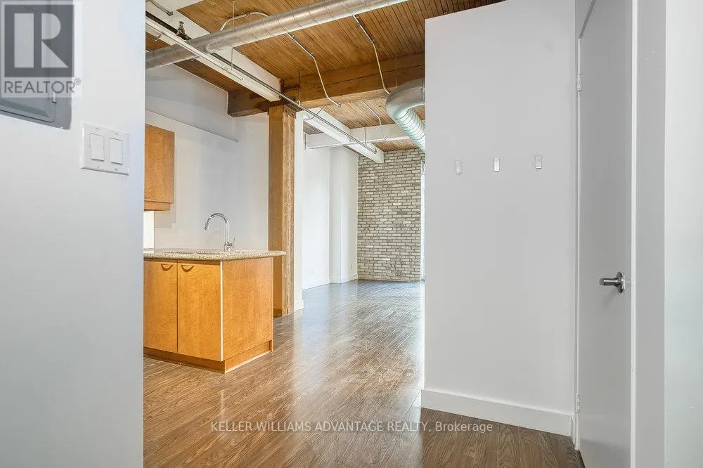 324 - 955 QUEEN STREET W