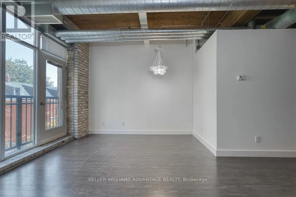 324 - 955 QUEEN STREET W
