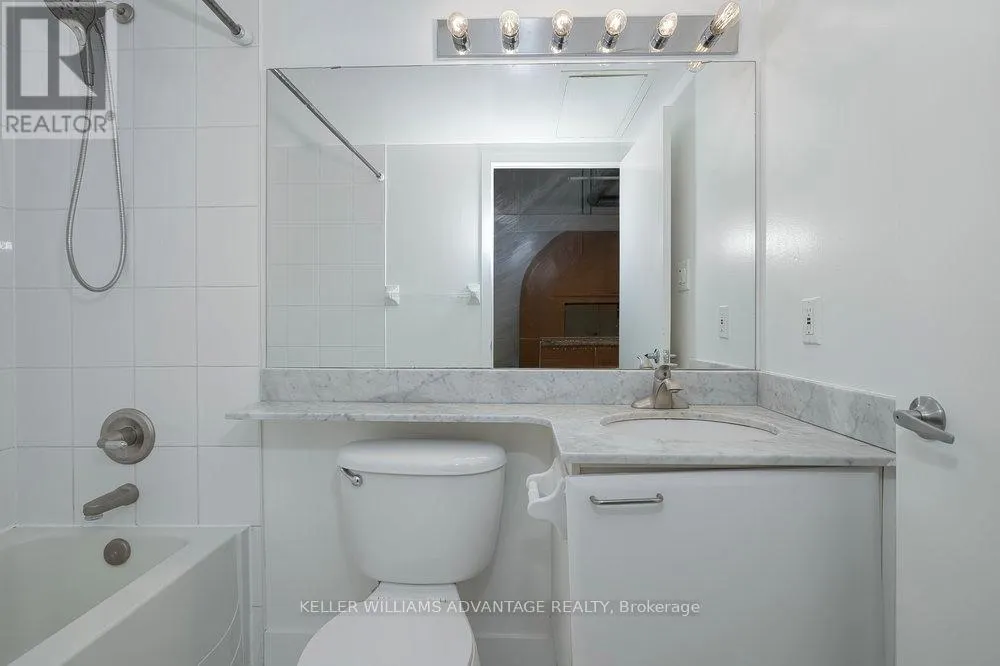 324 - 955 QUEEN STREET W