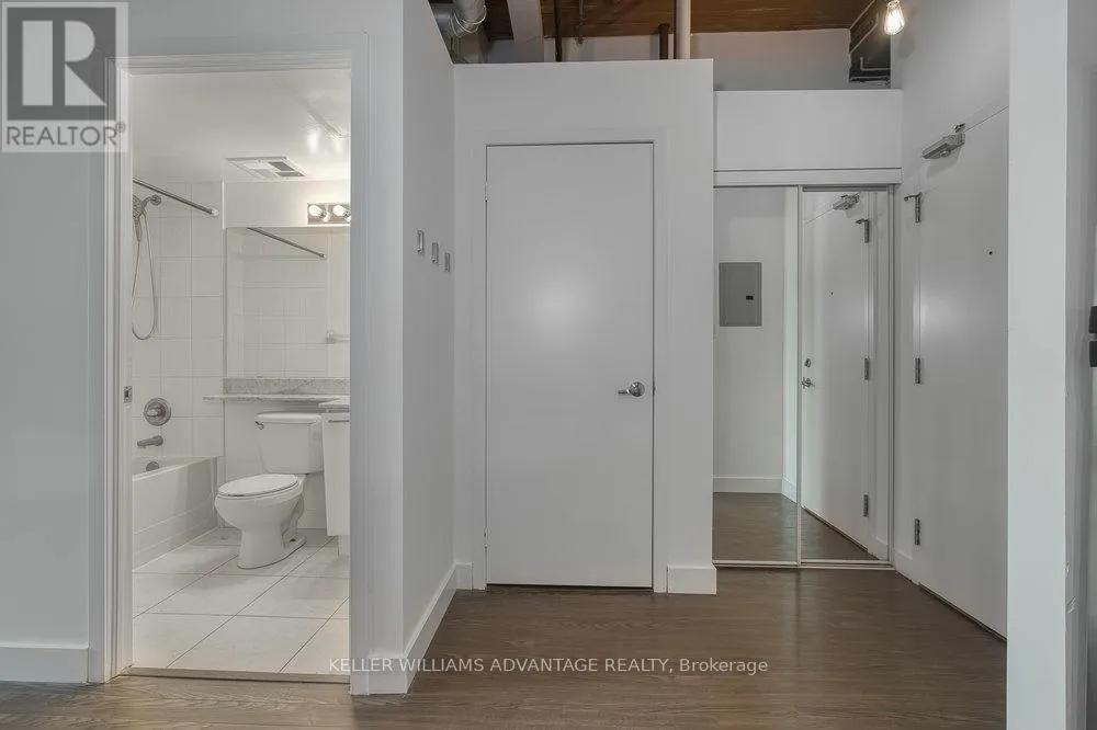 324 - 955 QUEEN STREET W