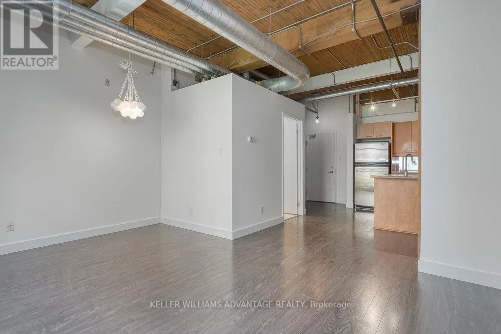 324 - 955 QUEEN STREET W