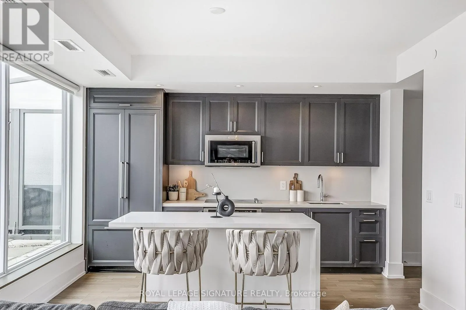 853 - 25 ADRA GRADO WAY