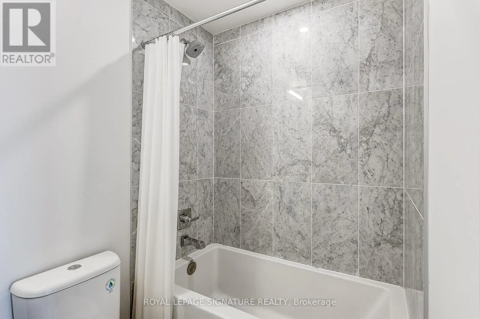 853 - 25 ADRA GRADO WAY