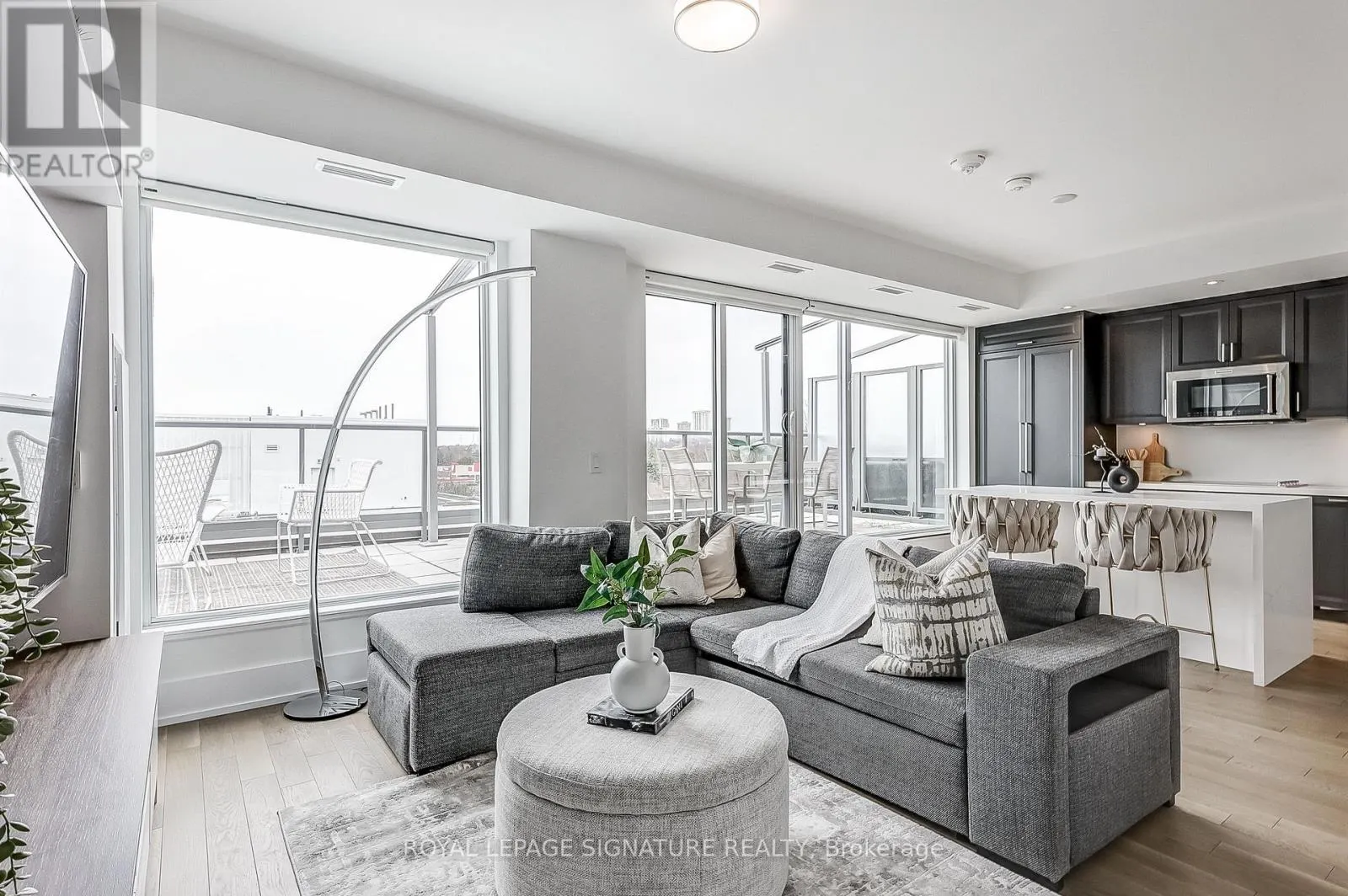 853 - 25 ADRA GRADO WAY