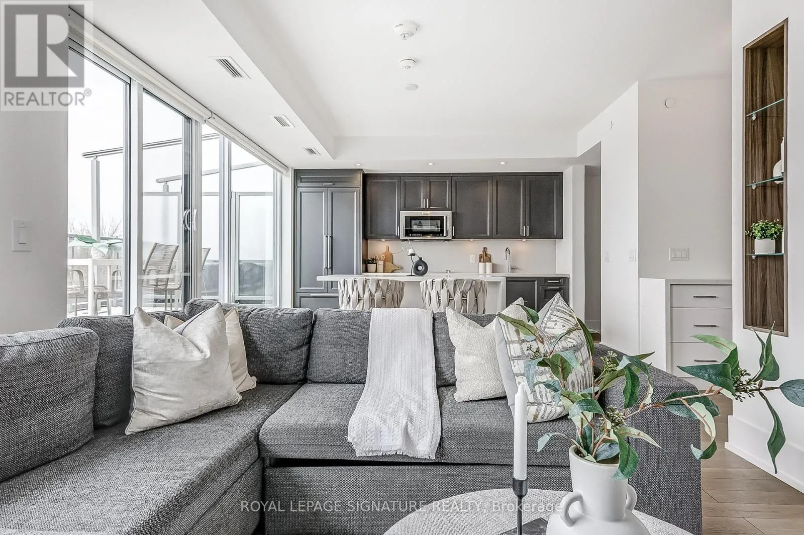 853 - 25 ADRA GRADO WAY
