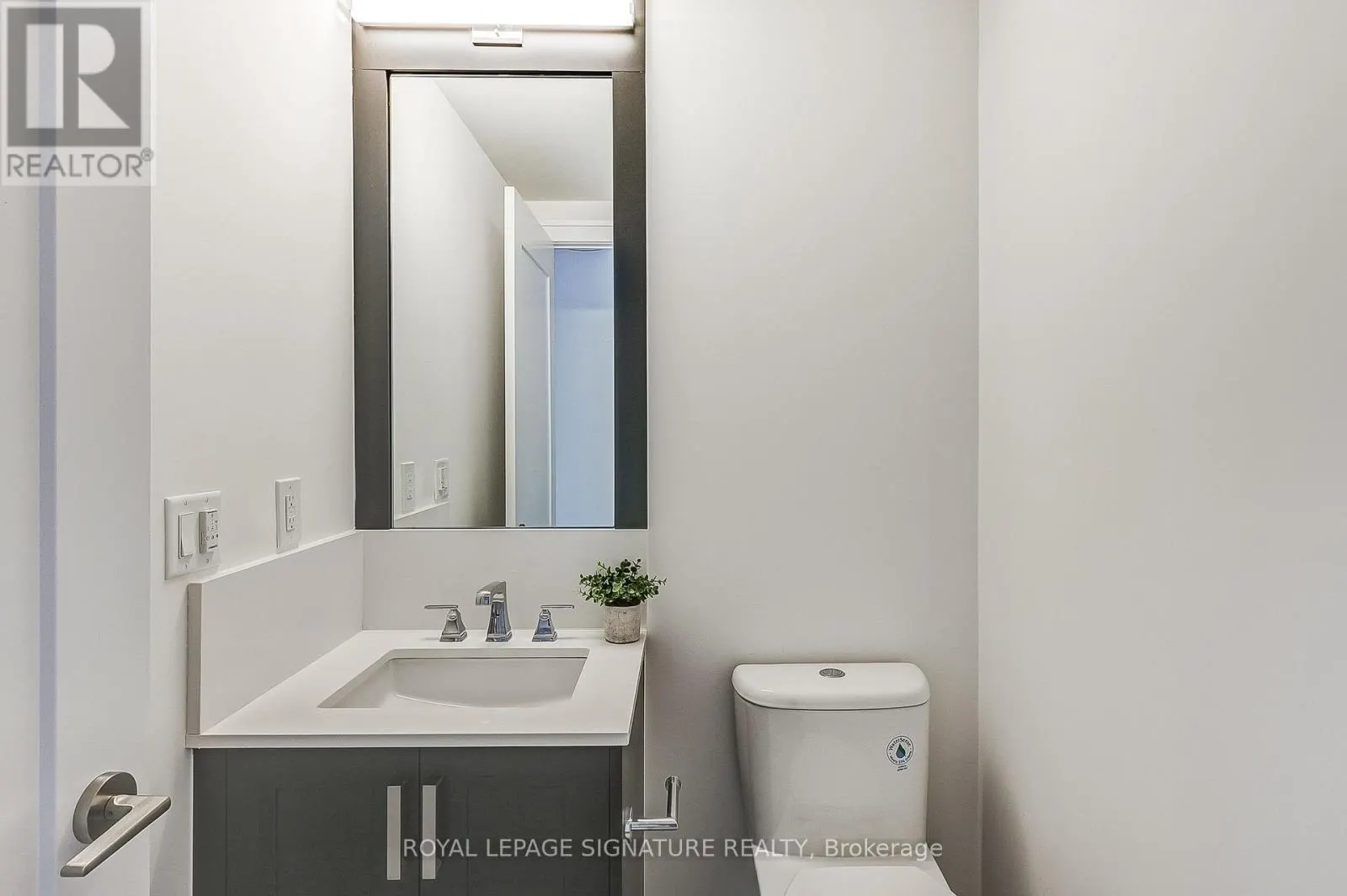 853 - 25 ADRA GRADO WAY