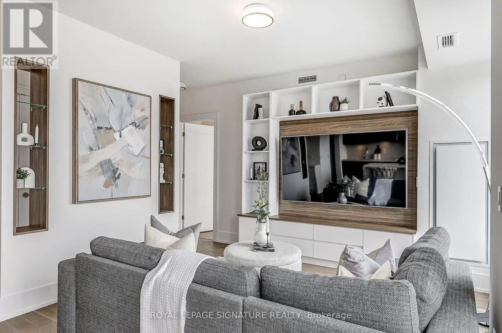 853 - 25 ADRA GRADO WAY