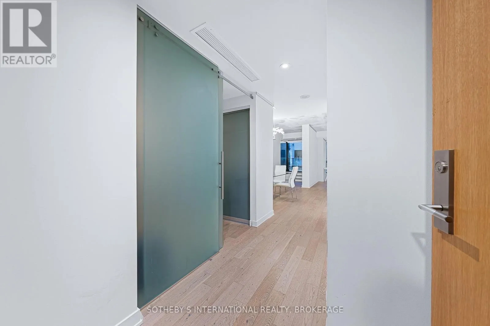 212 - 629 KING STREET W, #212